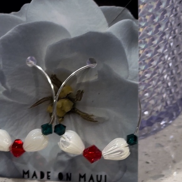 641. Siam Crystal Mother of Pearl Pīkake Flower Sterling Silver 1” Hoop Earrings - Picture 3 of 4